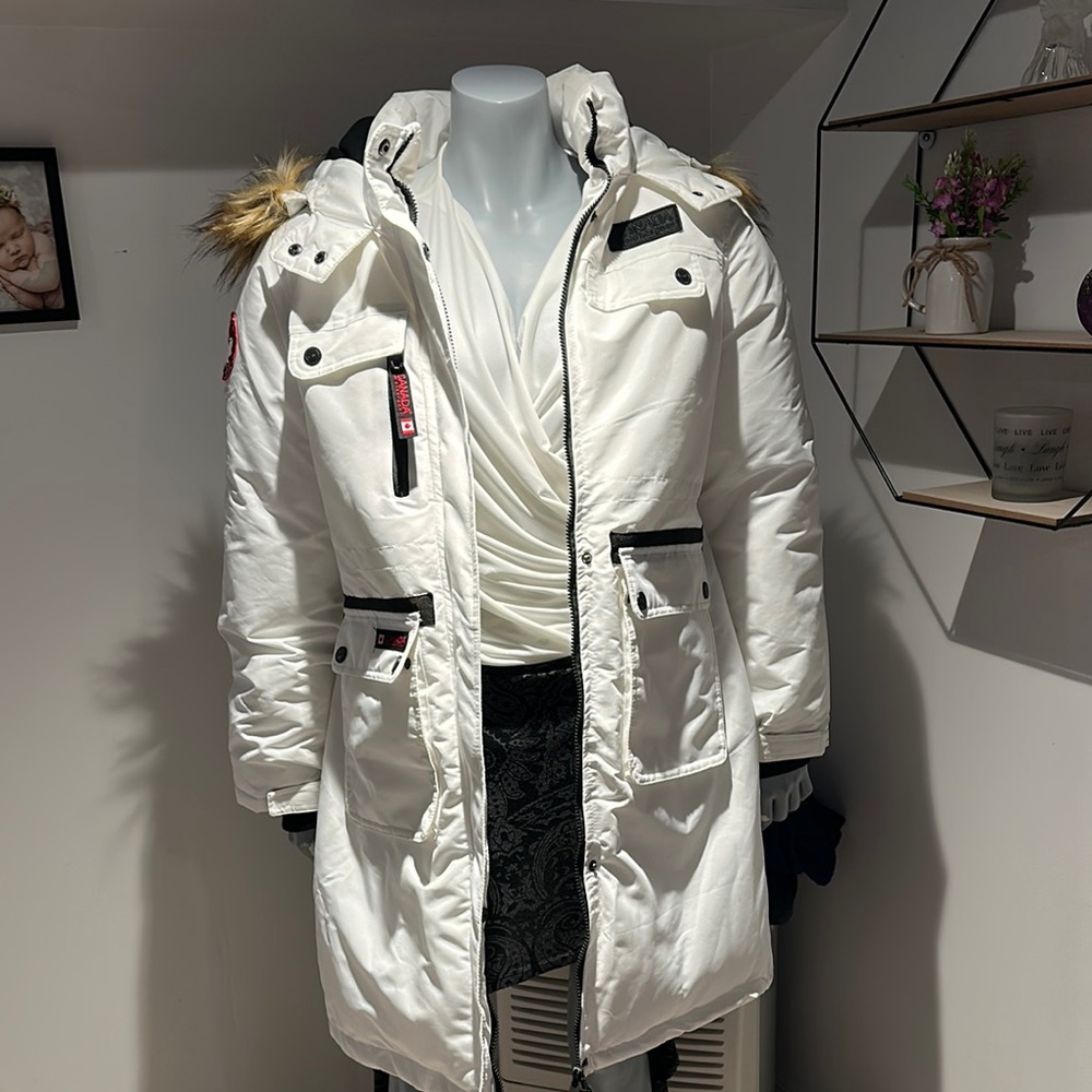 CANADA Weathergear 🇨🇦 White Winter Parka with Faux Fur Trim